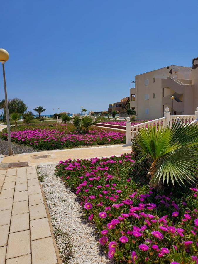 Casa Baja Naturista Con Patio En Primera Linea De Playa Con Piscina Comunitaria! * Vera