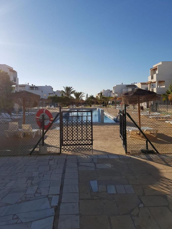 Casa Baja Naturista Con Patio En Primera Linea De Playa Con Piscina Comunitaria!